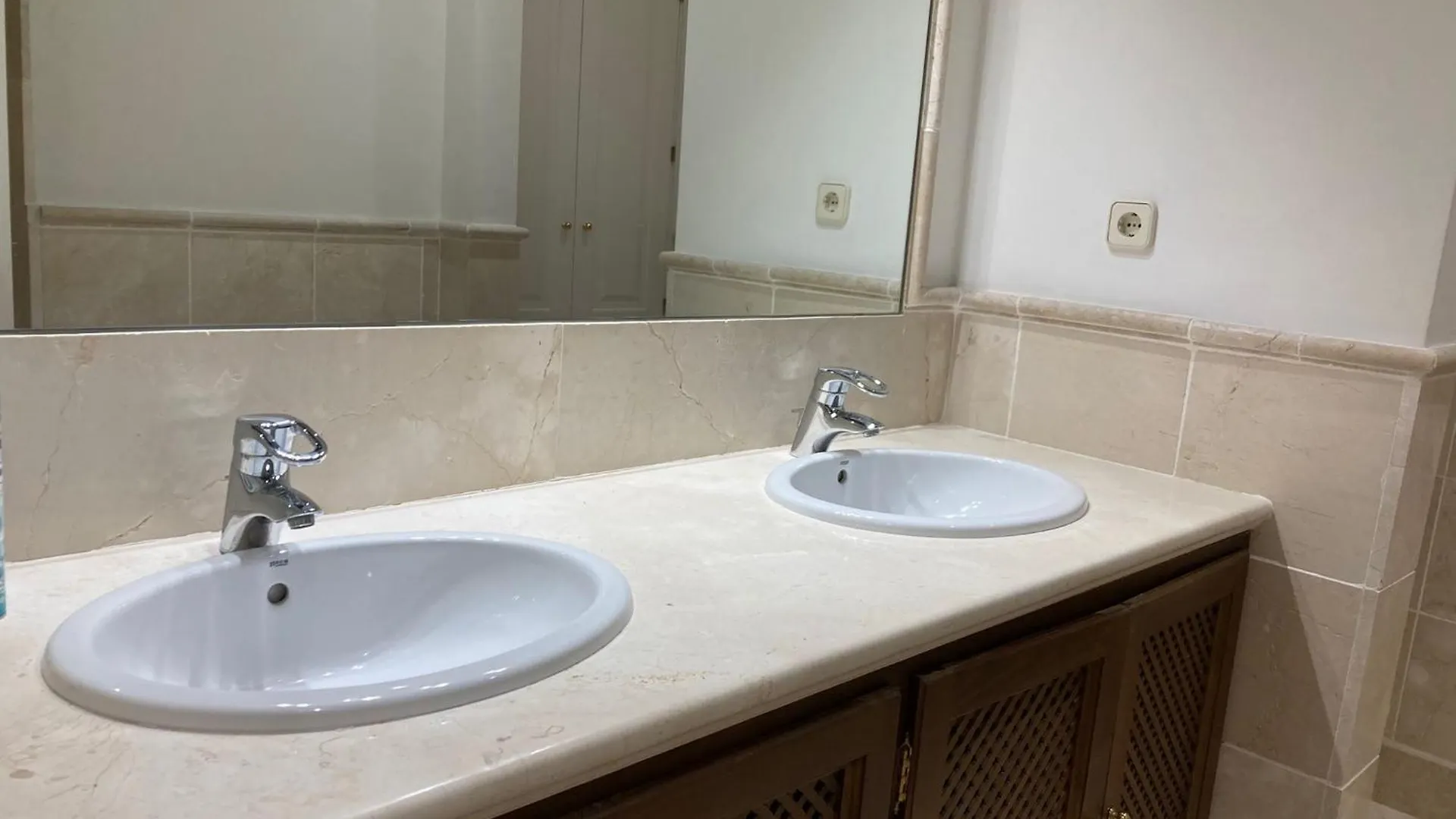 Apartment Suite F, Incosol, Rio Real, Marbella